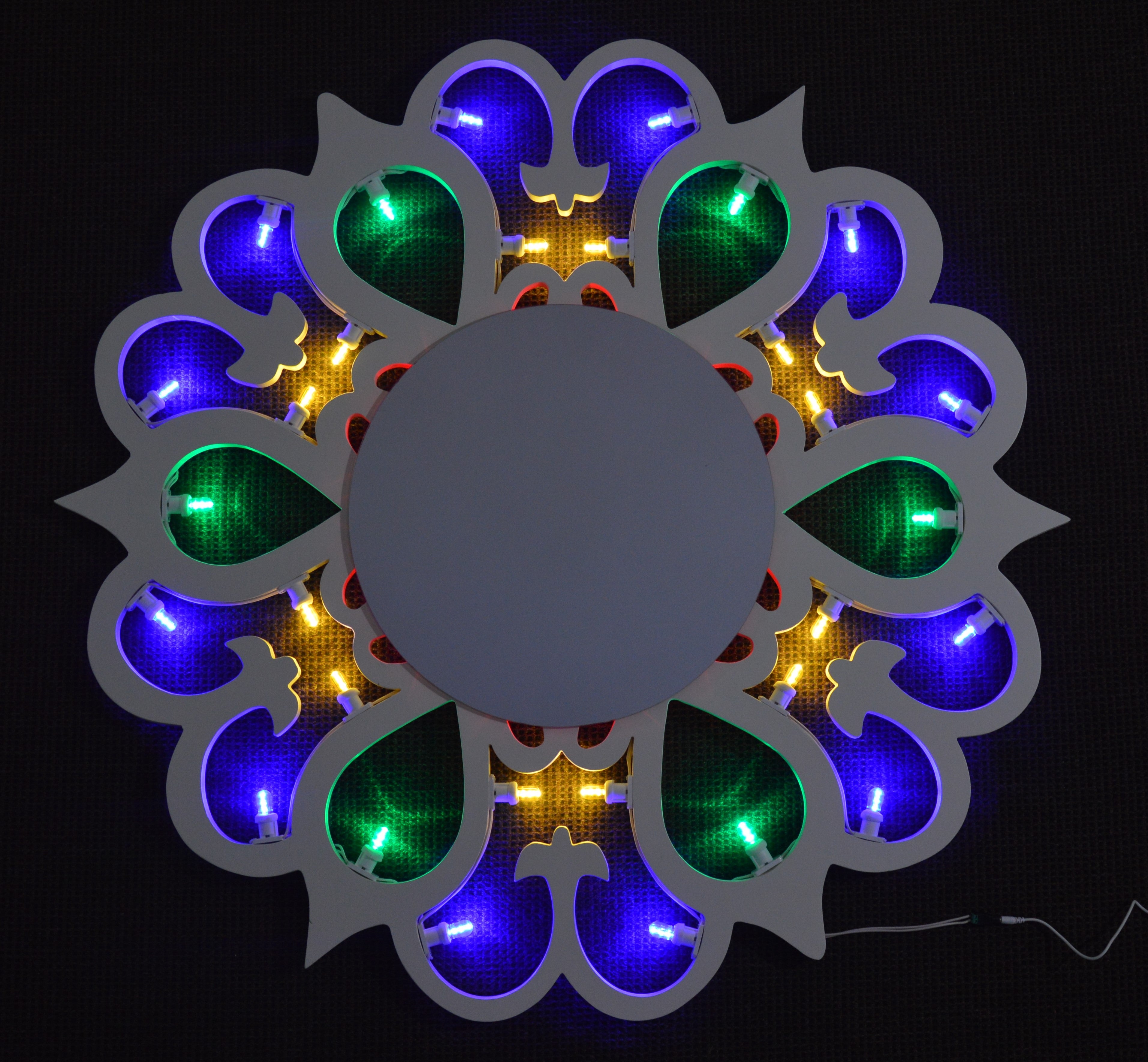 Specchio Tondo con Luminarie Salentine e Illuminazione LED Multicolor 120x120 cm – 4 Finiture