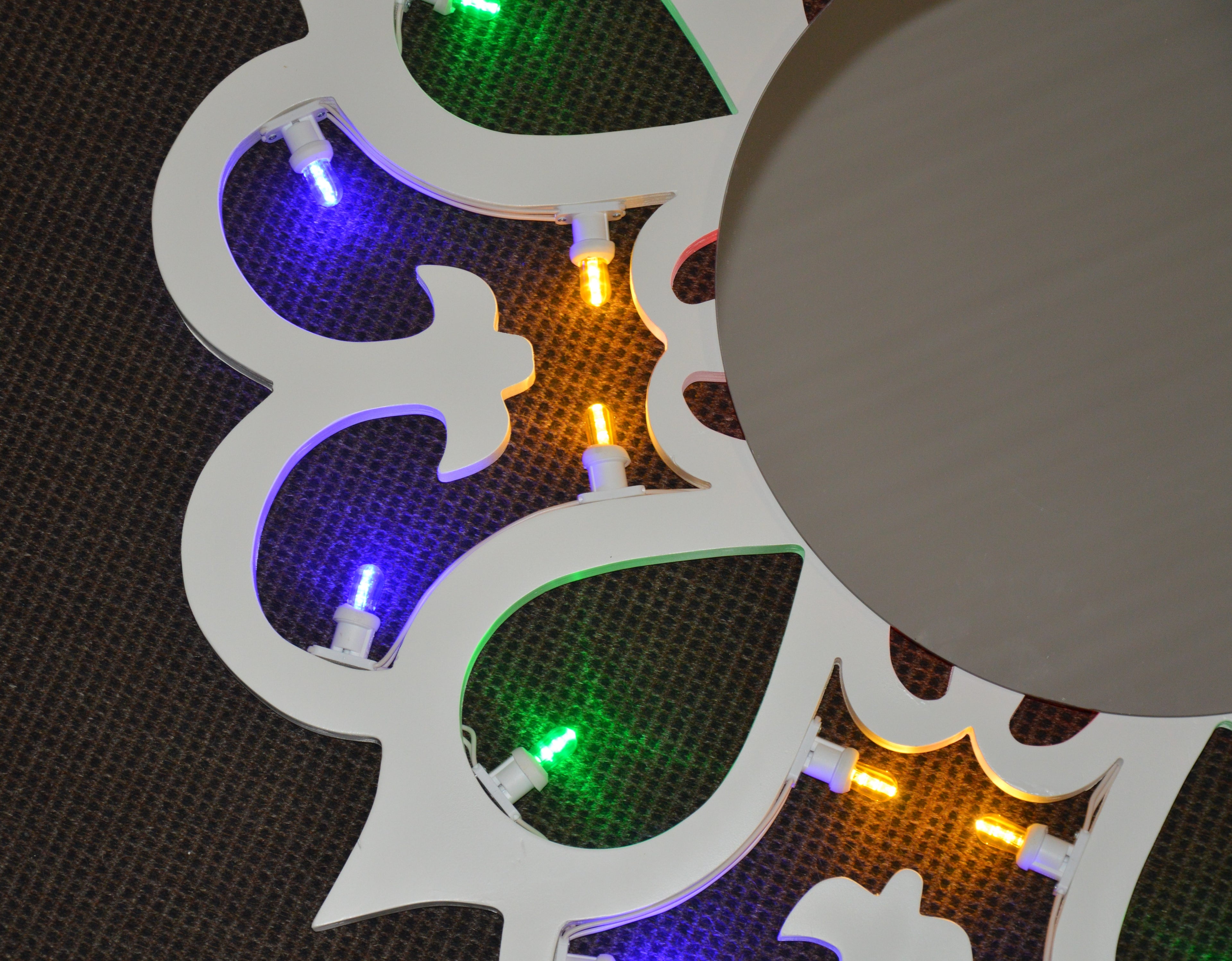 Specchio Tondo con Luminarie Salentine e Illuminazione LED Multicolor 120x120 cm – 4 Finiture